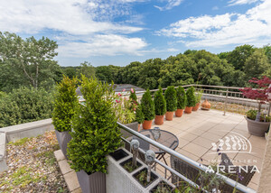 Penthouse. Weitblick. Grün. Schicke 2 ZKB in Haunstetten Nähe Siebentischwald mit Einzelgarage!